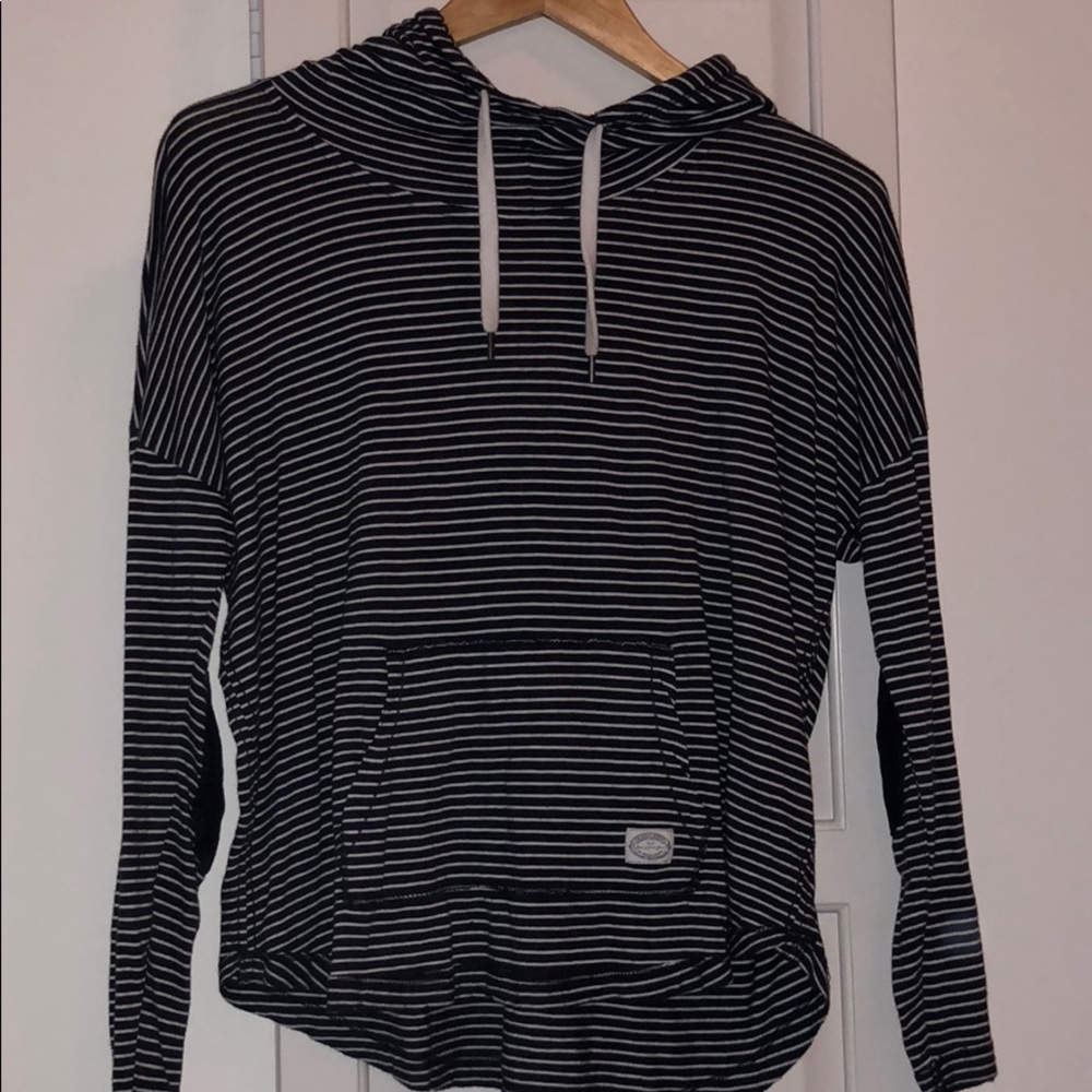 L.O.G.G. Long-sleeved hooded tee
